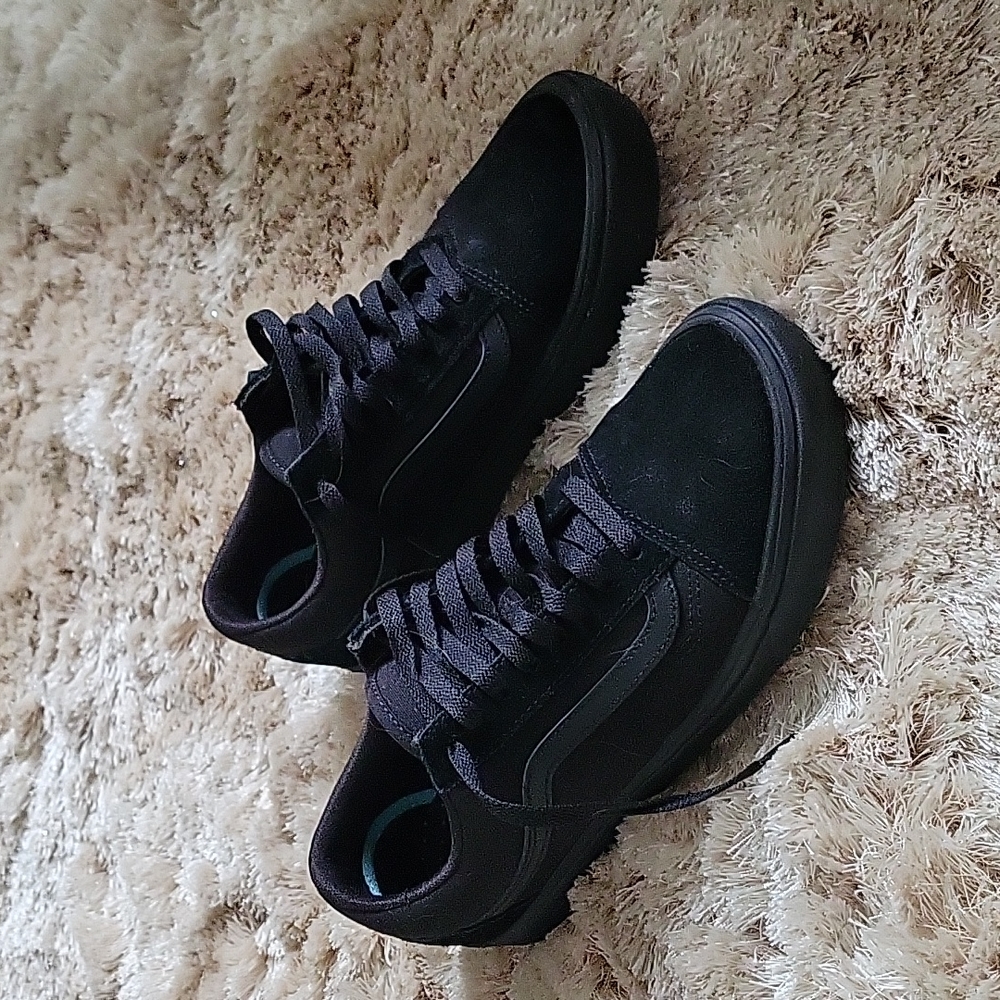 Vans skate shoes